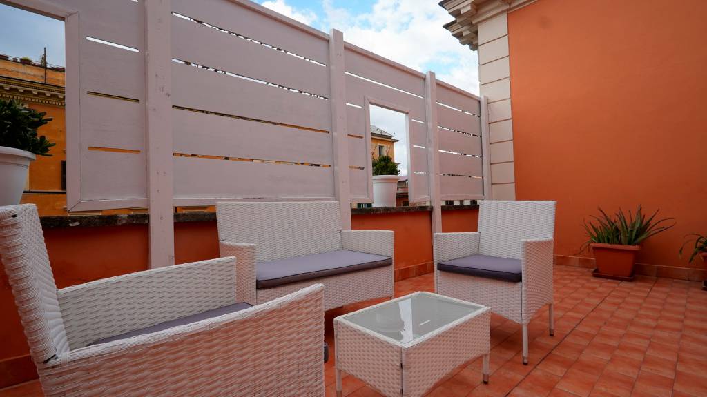 Holiday-Home-Rooftop-St-Peter-Rome-Prati-terrace-3-Rhome-Elite-Apartments